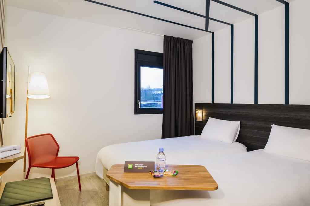 Hotel Ibis Styles Rouen Val De Reuil 3*